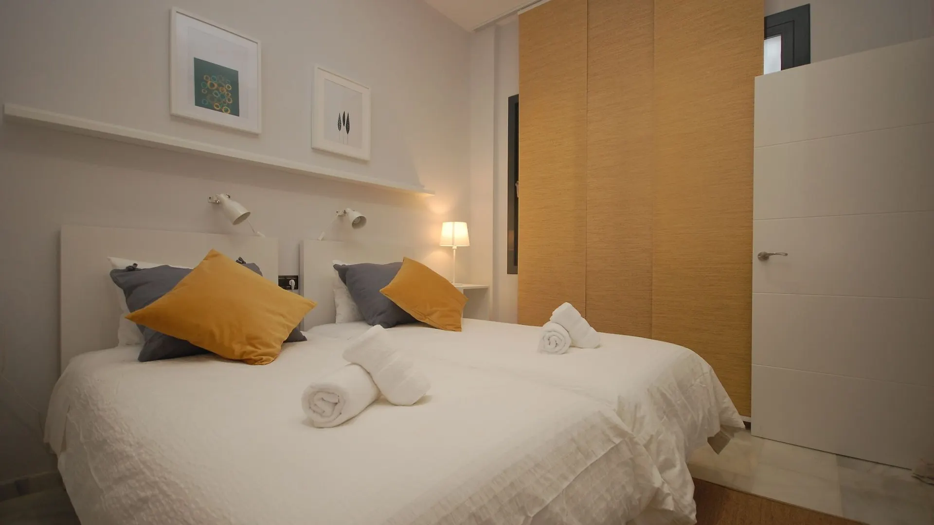 Holi Rent Apartamento Mendoza Seville 0*,  Spain