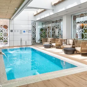 4* מלון Catalonia Giralda